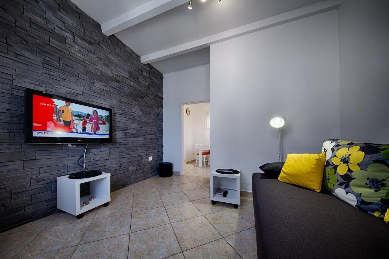 Apartment Jure Vis Eksteriør billede